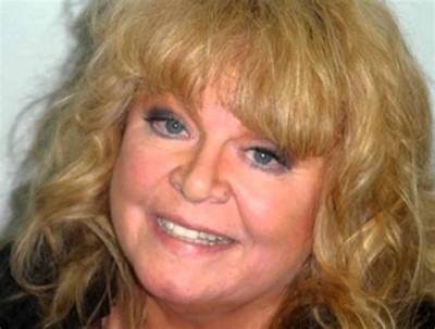 Sally Struthers Height, Weight, Measurements, Bra Size, Shoe Size