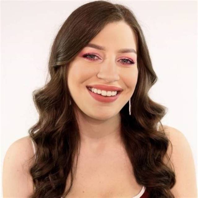 Samantha Agate, Digital Writer | Closer