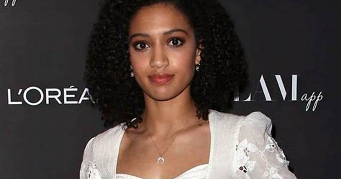 Samantha Logan Biography, Age, Wiki, Height, Weight, Boyfriend, Family & More