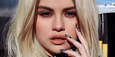 Selena Gomez's 20 Best Manicures, from Barbiecore to Neon