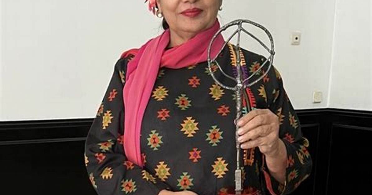 Shabana Azmi Height, Weight, Net Worth, Age, Birthday, Wikipedia, Who, Nationality, Biography