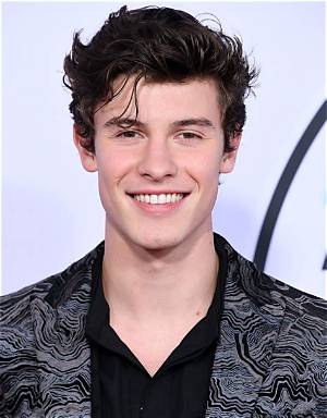 Shawn Mendes (Singer) Wiki, Biography, Age, Height, Weight, Girlfriend, Family, Career, Net Worth
