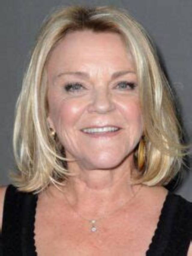 Stephanie Faracy Bio, Age, Family, Net Worth, Husband, Movies & Height