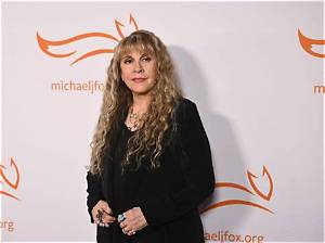 Stevie Nicks' Net Worth - Kahawatungu