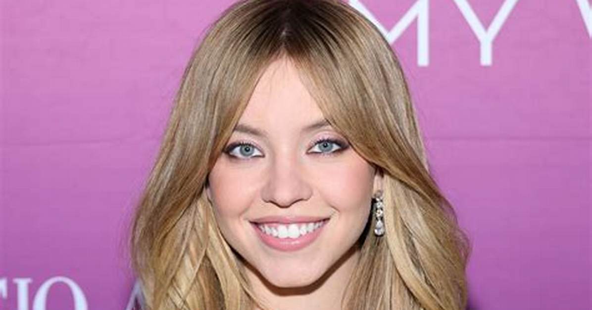 Sydney Sweeney Looks So Different as a Brunette While Filming New Movie ‘Eden’ | Movies, Sydney Sweeney | Just Jared: Celebrity News and Gossip