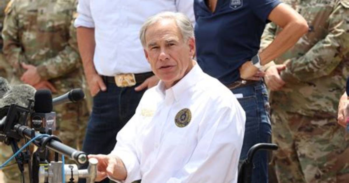 Texas Governor Signs Bill Allowing Police to Arrest Migrants Entering Us Illegally | Texas