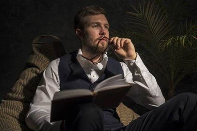 The 10 Best Entrepreneur Biographies of Millionaires (2024)