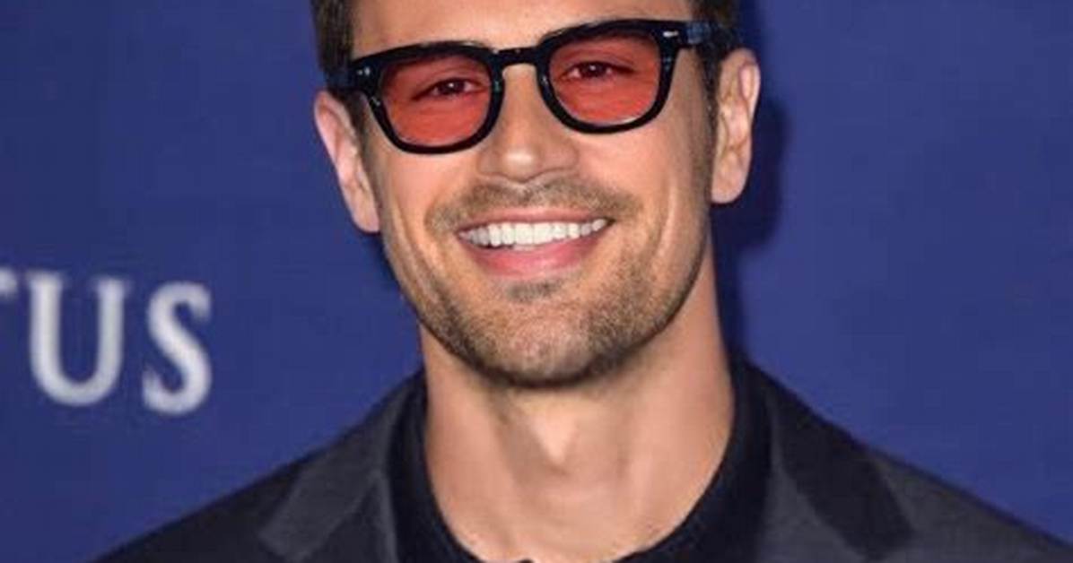 Theo James Wikip%C3%A9Dia Biographie %C3%89Pouse Origine Femme 300. Jpg