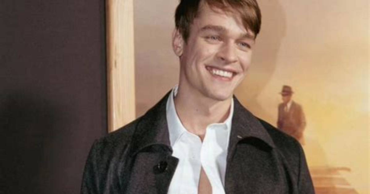 Thomas Elms Bio, Wiki, Age, Height, Parents, Wife, the Order, and Net Worth