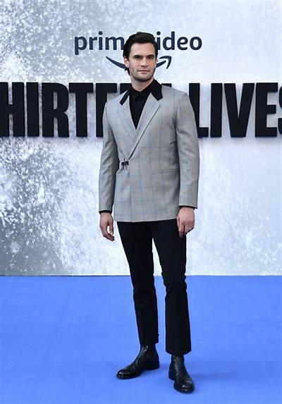 Tom Bateman Height, Weight, Net Worth, Age, Birthday, Wikipedia, Who, Nationality, Biography