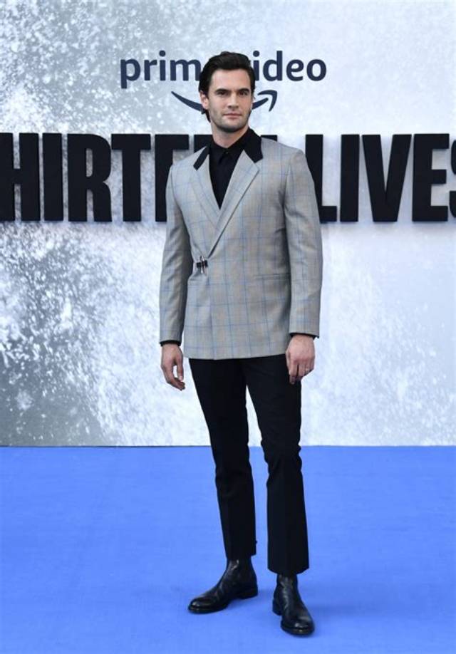 Tom Bateman Height, Weight, Net Worth, Age, Birthday, Wikipedia, Who, Nationality, Biography