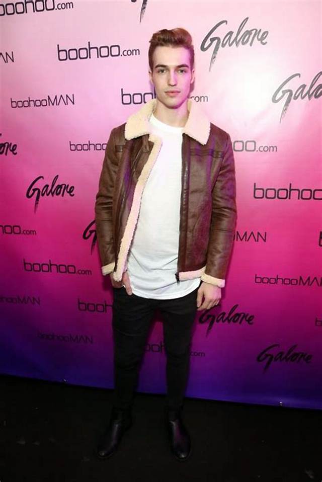 Trevor Stines Height, Weight, Net Worth, Age, Wiki, Who, Instagram, Biography