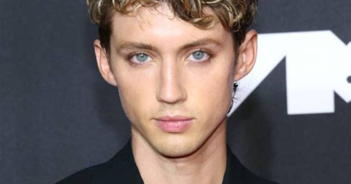 Troye Sivan Reveals the Real Meaning Behind His New Song ‘One of Your Girls’ | Music, Troye Sivan | Just Jared: Celebrity News and Gossip