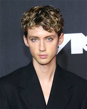 Troye Sivan Reveals the Real Meaning Behind His New Song ‘One of Your Girls’ | Music, Troye Sivan | Just Jared: Celebrity News and Gossip