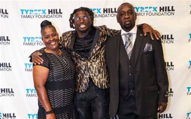 Tyreek Hill Parents: Meet Derrick and Anesha