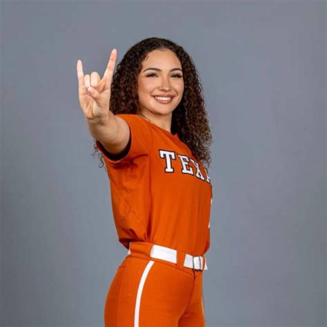 Vanessa Quiroga: Who Is the Texas Softball Player? Vanessa Quiroga Age, Parents