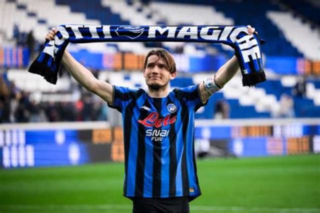 What Is Marten De Roon's Salary per Week?