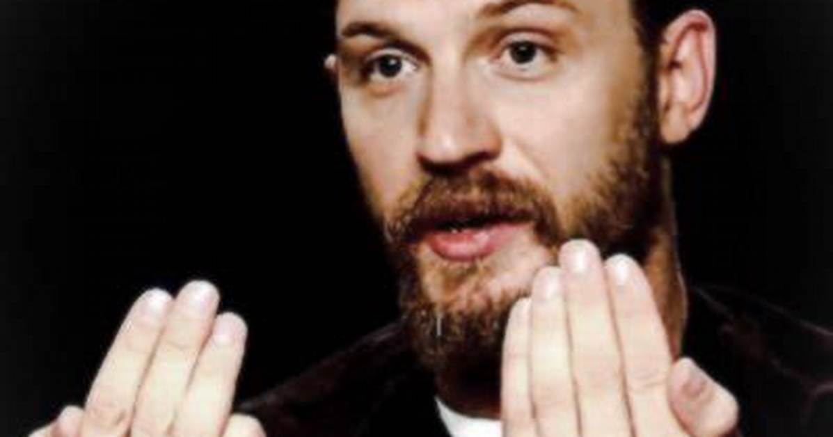What Is Wrong with Tom Hardy Hands – Is He Missing His Pinky Finger?