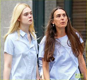 Who Are Elle Fanning Parents? Meet Her Family on Instagram