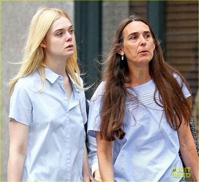 Who Are Elle Fanning Parents? Meet Her Family on Instagram