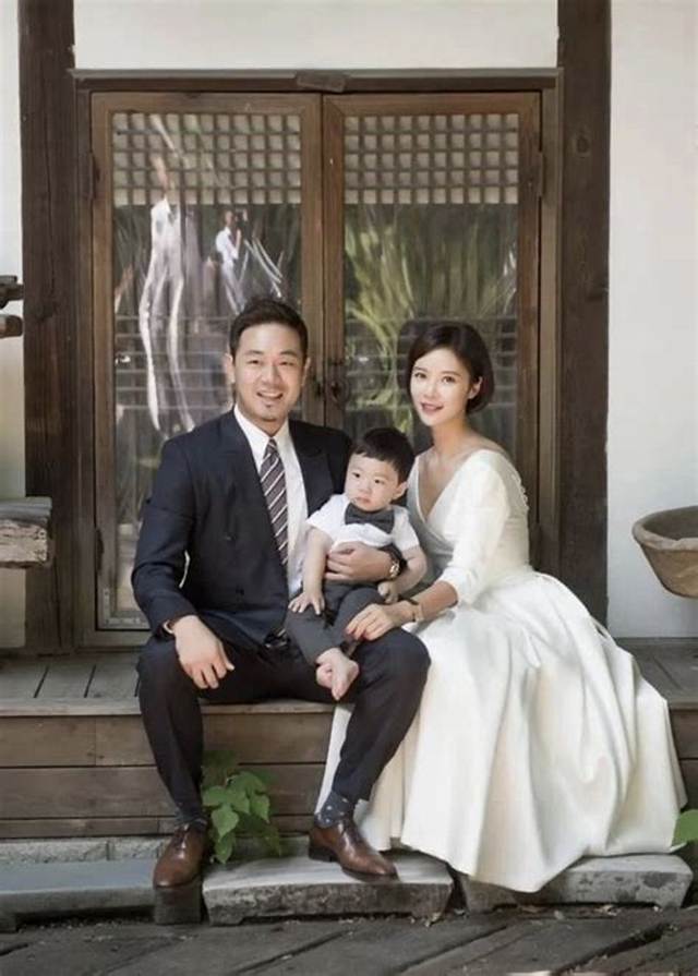 Who Are Hwang Jung Mins Parents? Hwang Jung Min Biography, Parents Name, Nationality and More