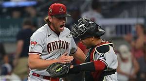 Who Is Arizona Kevin Ginkel Girlfriend? His Relationship, Parents, Salary, Net Worth, Jersey