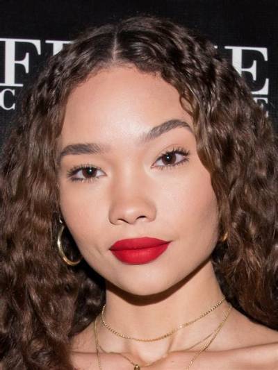Who Is Ashley Moore? Model and Actress Spotted Kissing Jeremy Allen White
