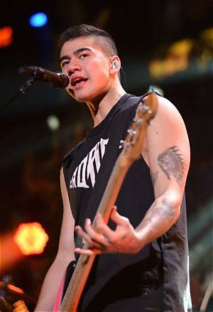 Who Is Calum Hood? Age, Tattoo, Girlfriend, Net Worth, Biography