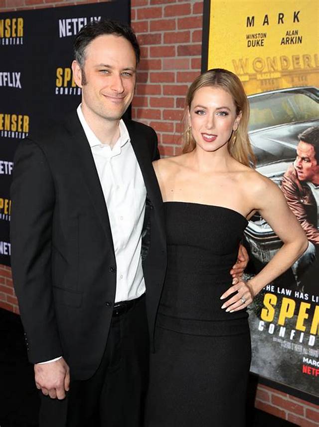 Who Is Iliza Shlesinger’s Husband? Chef Noah Galuten Bio, Wiki, Age, Parents, Children, Wedding, Chopped, Height, Net Worth and Instagram