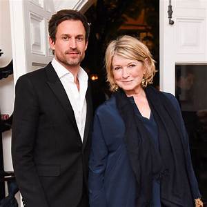 Who Is Martha Stewart Currently Dating? Are Martha Stewart and Snoop Dogg in a Relationship? - Sarkariresult