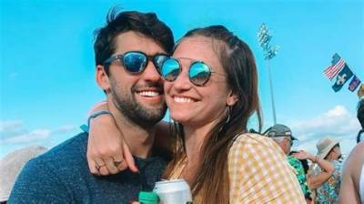 Who Is Shaina Grace, Girlfriend of Foster Moreau? His Parents, Family, Salary, Jersey