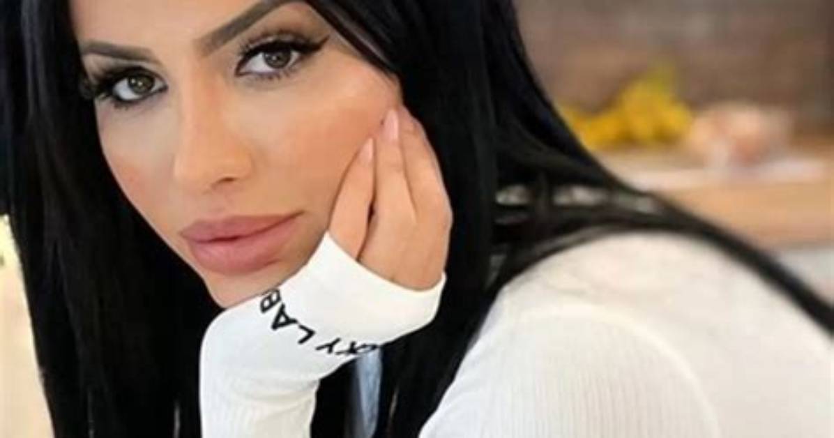 Woman Who Spent £130,000 on Surgery to Go from 5’6” to 6” Explains Why She Regrets It