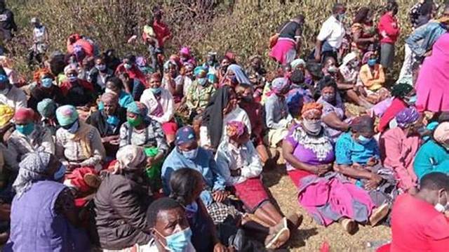 Women Leaders Stage Protests Outside Sagana State Lodge After Meeting with Uhuru Was Cancelled